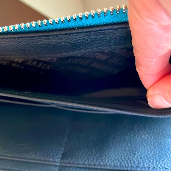 Steve Madden zip around wallet wristlet, teal green with gold hardware. CLEAN!! - Picture 8 of 8